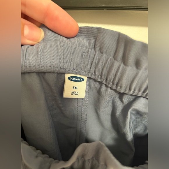 Old Navy drawstring shorts. Size XXL. New, never worn. - Picture 4 of 5